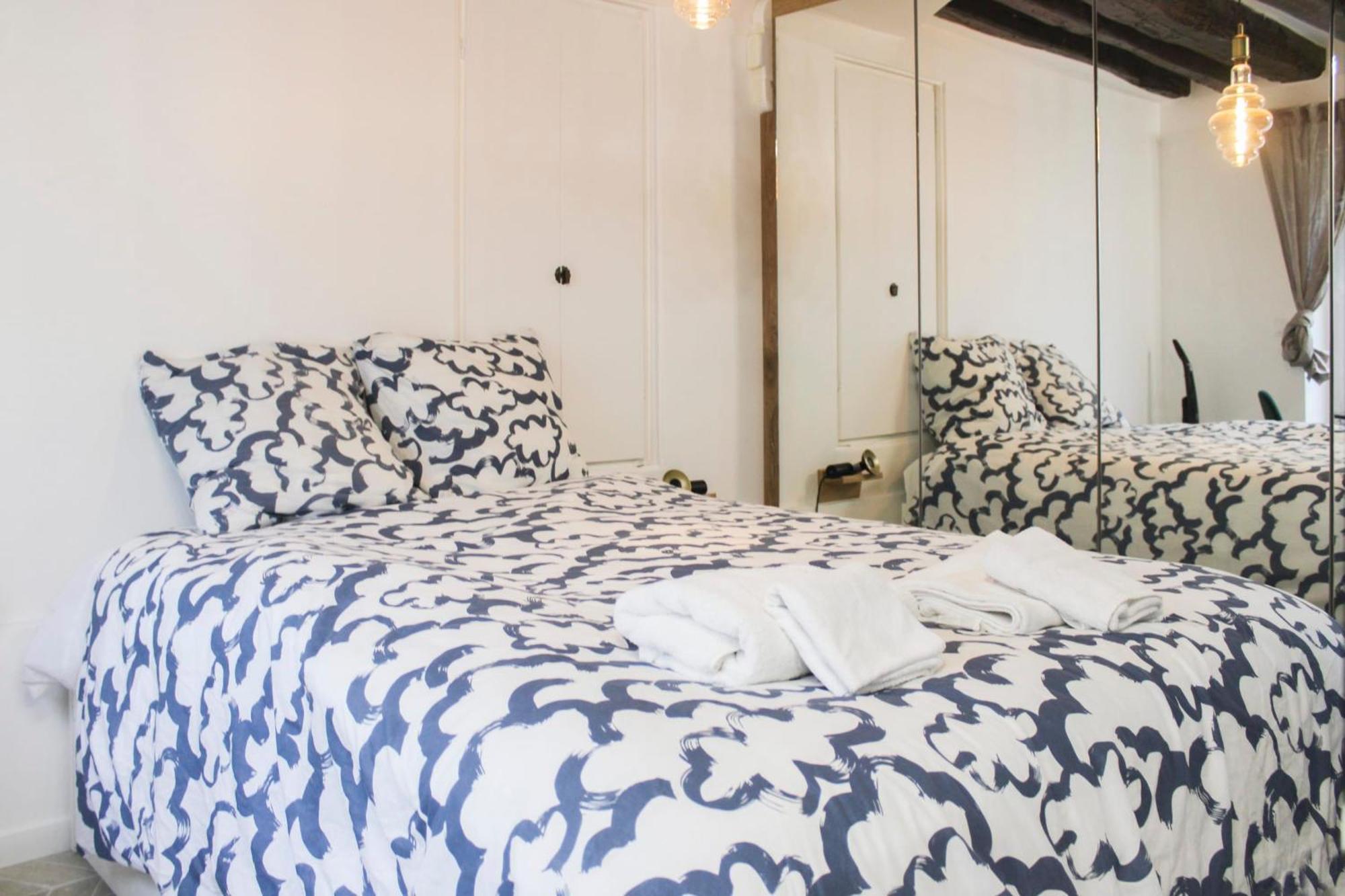 Charming 2-Room Apartment In The Heart Of Paris Exterior photo