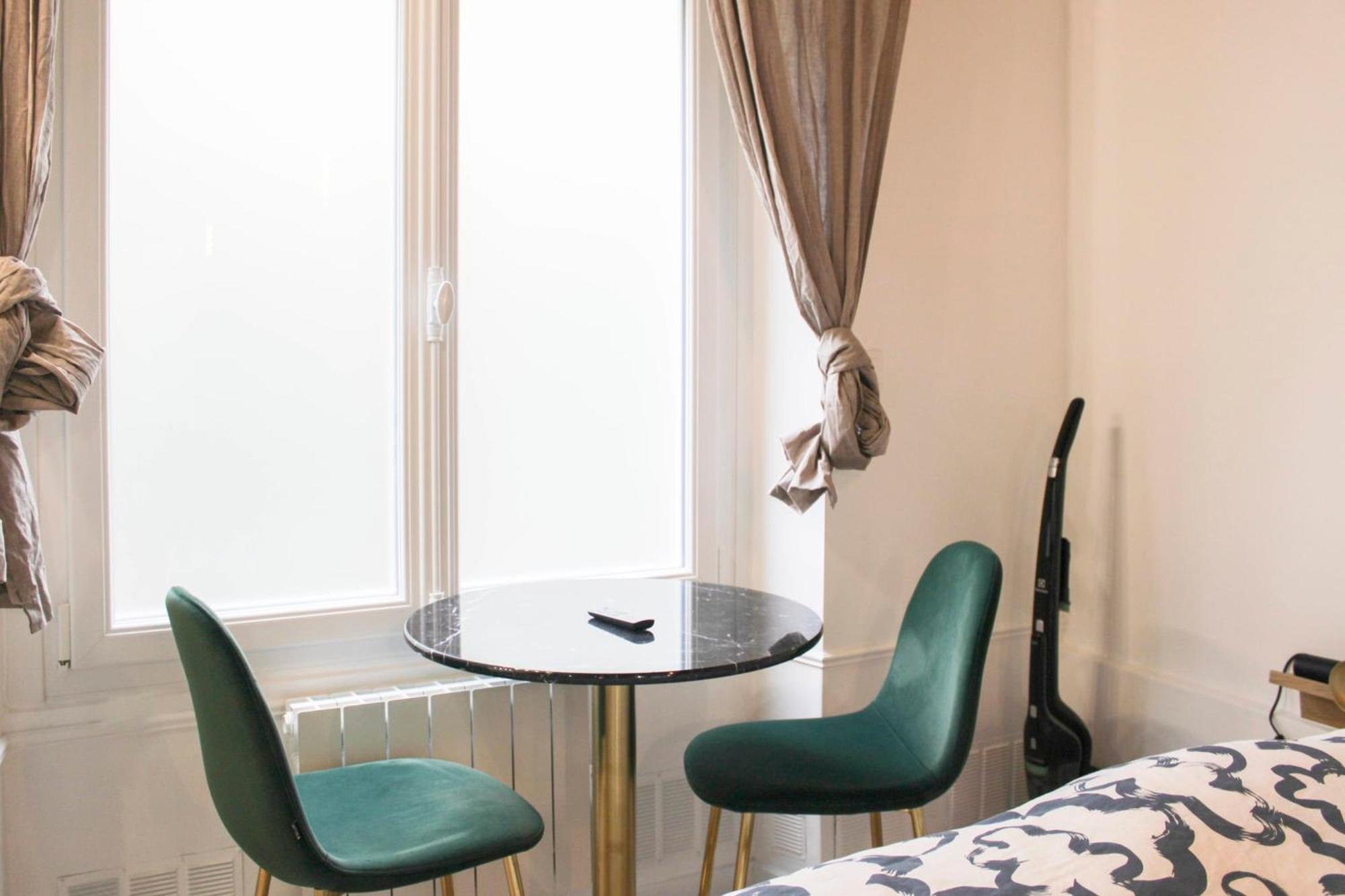 Charming 2-Room Apartment In The Heart Of Paris Exterior photo